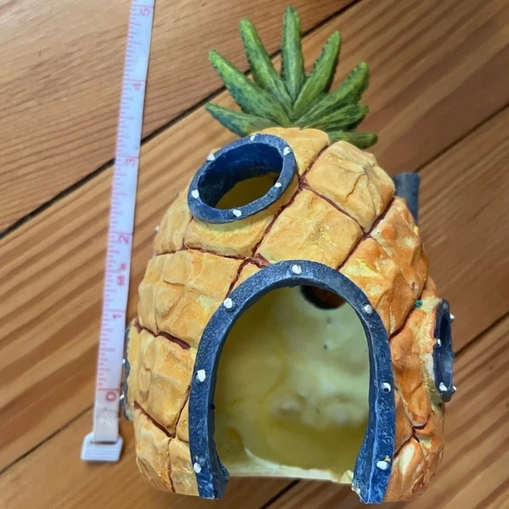 Fish tank Decoration/ pineapple playhouse